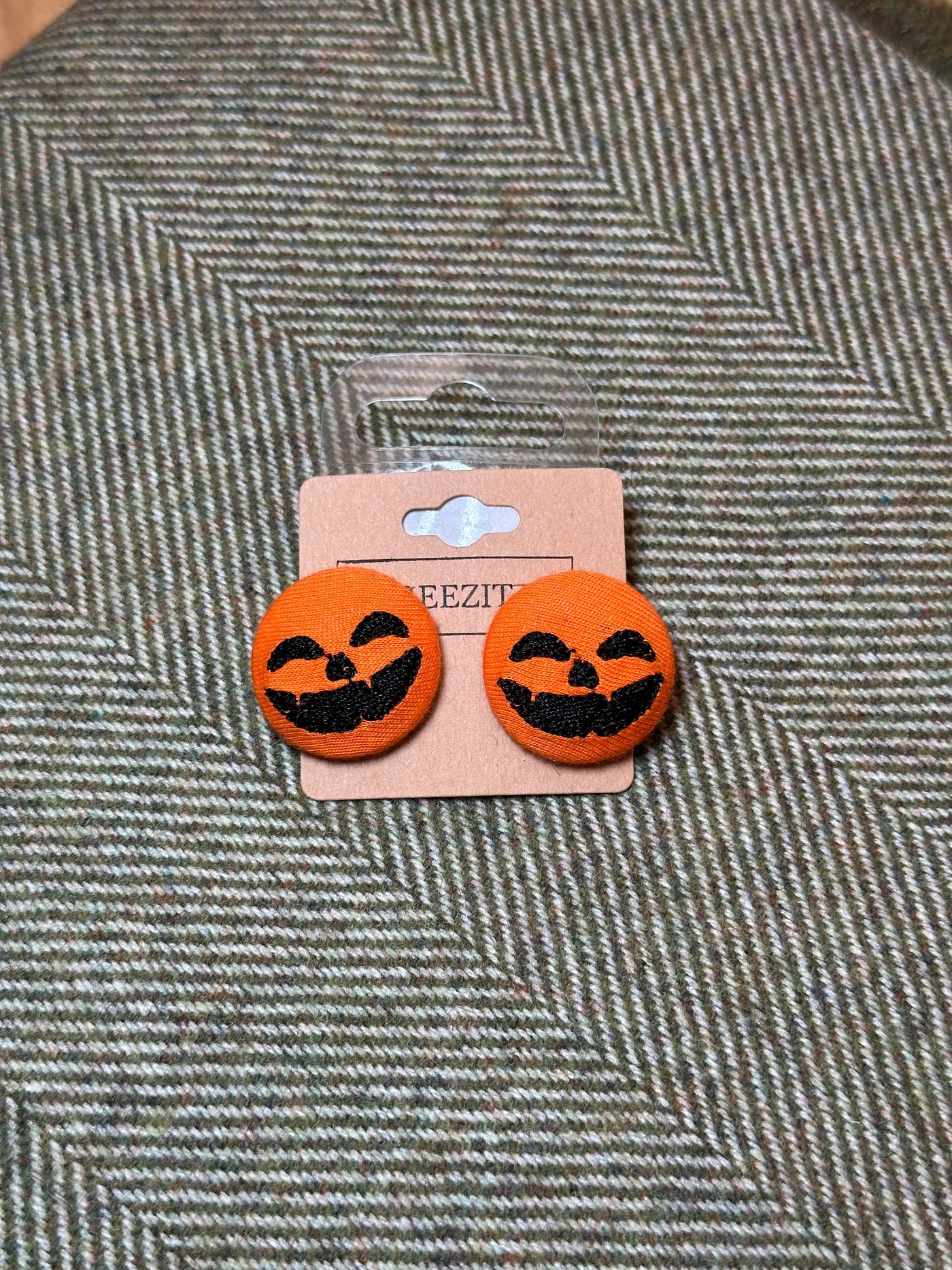 Pumpkin Face Button Earrings | Breezita