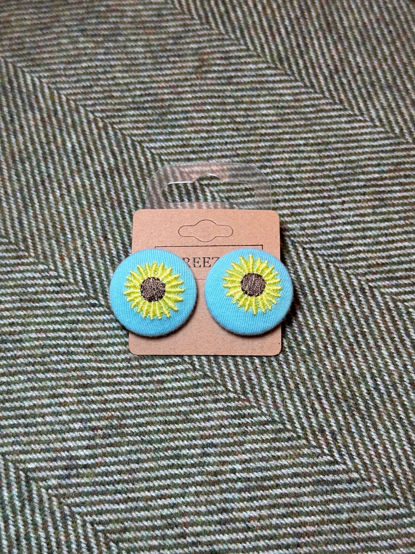 Sunflower Button Earrings | Breezita