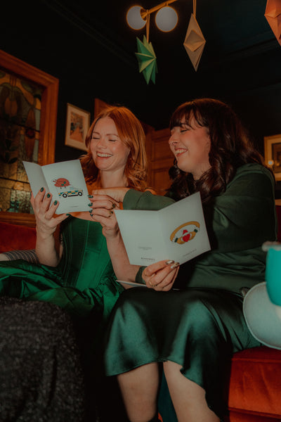 Buscando la tarjeta de Navidad de H Line of Duty